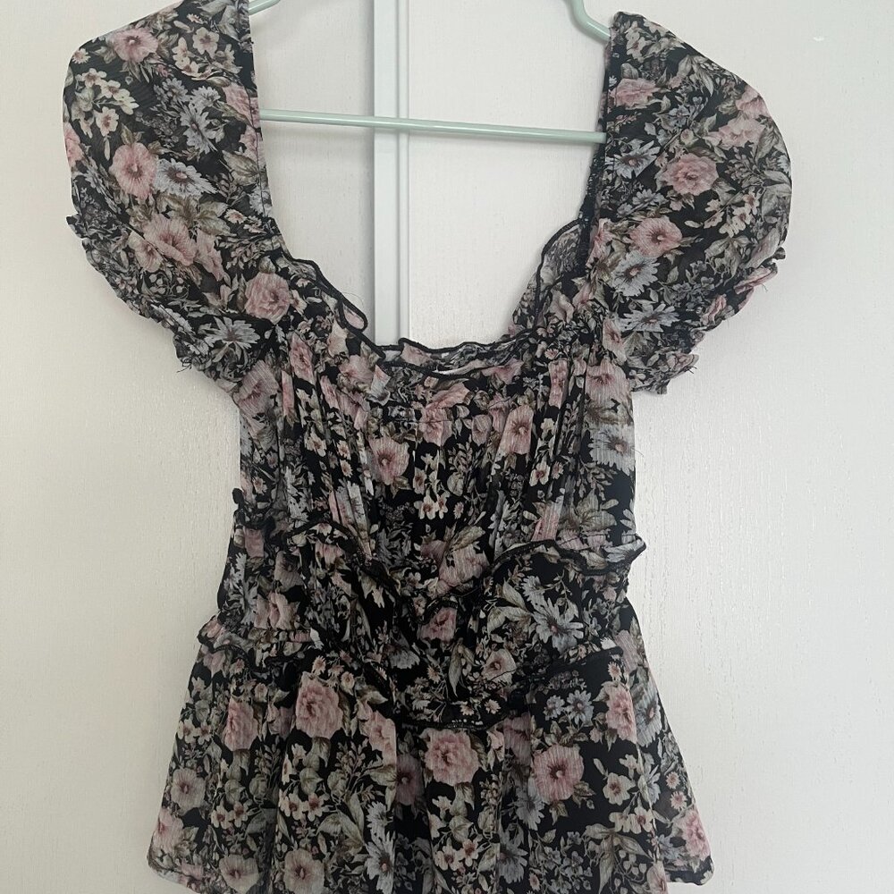 Cropped floral short sleeve shirt